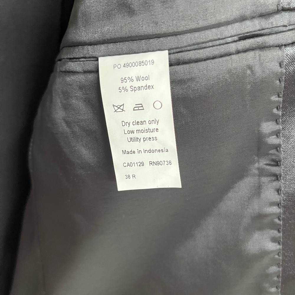 Men's Calvin Klein Tuxedo - Picture 4 of 7